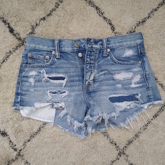 American Eagle Outfitters Pants - American eagle outfitters distressed shorts